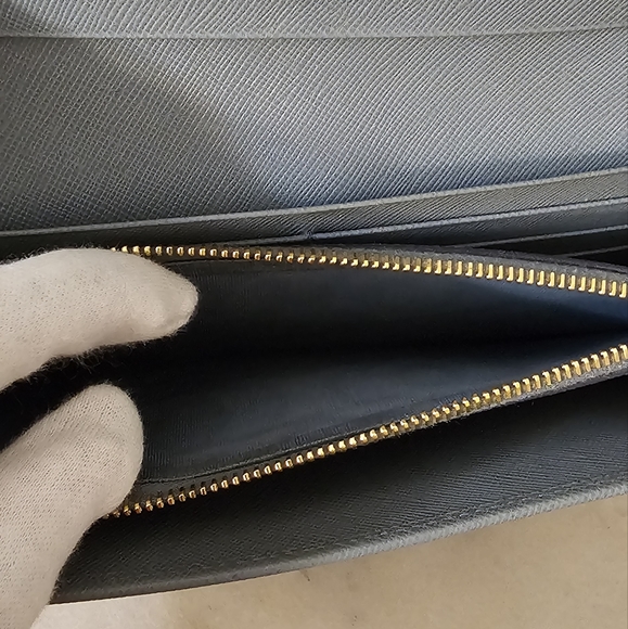 Prada Saffiano Long Wallet - Picture 6 of 13